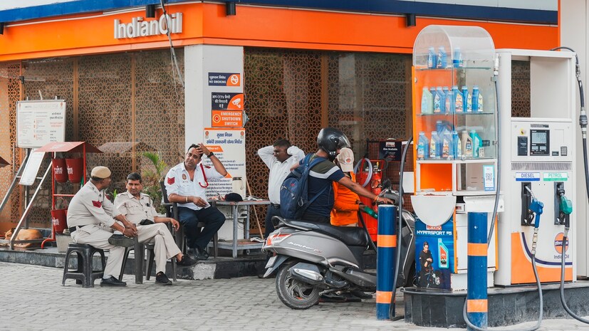 India Russia oil imports, petrol price latest update, crude oil price today, petrol diesel price news, Iran war impact on oil, India fuel price forecast, Russian crude oil discount, రష్యా నుంచి భారత్ చమురు దిగుమతులు, పెట్రోల్ ధరల తాజా సమాచారం, ముడి చమురు ధరలు, పెట్రోల్ డీజిల్ ధరల వార్తలు, ఇరాన్ యుద్ధం చమురు ప్రభావం, రష్యా చమురు ధర తగ్గింపు, పెట్రోల్ ధరలు పెరుగుతాయా India Russia oil imports, petrol price latest update, crude oil price today, petrol diesel price news, Iran war impact on oil, India fuel price forecast, Russian crude oil discount, రష్యా నుంచి భారత్ చమురు దిగుమతులు, పెట్రోల్ ధరల తాజా సమాచారం, ముడి చమురు ధరలు, పెట్రోల్ డీజిల్ ధరల వార్తలు, ఇరాన్ యుద్ధం చమురు ప్రభావం, రష్యా చమురు ధర తగ్గింపు, పెట్రోల్ ధరలు పెరుగుతాయా
