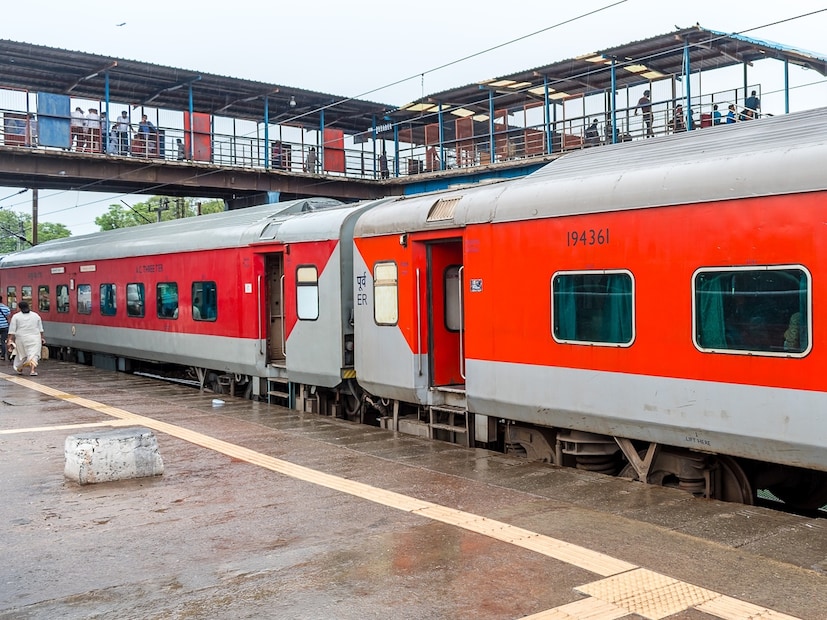 tatkal ticket tricks, tatkal booking tricks, tatkal ticket tips, tatkal ticket booking tricks, irctc tatkal ticket tricks, tatkal ticket confirm trick, tatkal train ticket booking tricks, tatkal ticket tips and tricks, RailOne app Tatkal ticket booking, తత్కాల్ టికెట్ బుకింగ్ విధానం, రైల్‌వన్ యాప్, తత్కాల్ ట్రైన్ టికెట్ టిప్స్, తత్కాల్ ట్రైన్ టికెట్ ట్రిక్స్, ఐఆర్‌సీటీసీ తత్కాల్ టికెట్ ట్రిక్స్, రైల్‌వన్ యాప్ ఫీచర్స్
