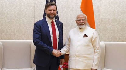 ప్రధాని మోదీ, జేడీ వాన్స్ మధ్య కీలక ఫోన్ కాల్ (Image - ANI) ప్రధాని మోదీ, జేడీ వాన్స్ మధ్య కీలక ఫోన్ కాల్ (Image - ANI)