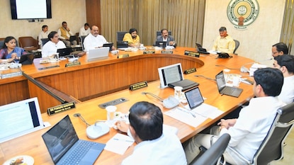 నేడు ఏపీ కేబినెట్ సమావేశం.. స్థానిక సంస్థల్లో బీసీలకు 34 శాతం రిజర్వేషన్లపై ఫైనల్ నిర్ణయం నేడు ఏపీ కేబినెట్ సమావేశం.. స్థానిక సంస్థల్లో బీసీలకు 34 శాతం రిజర్వేషన్లపై ఫైనల్ నిర్ణయం
