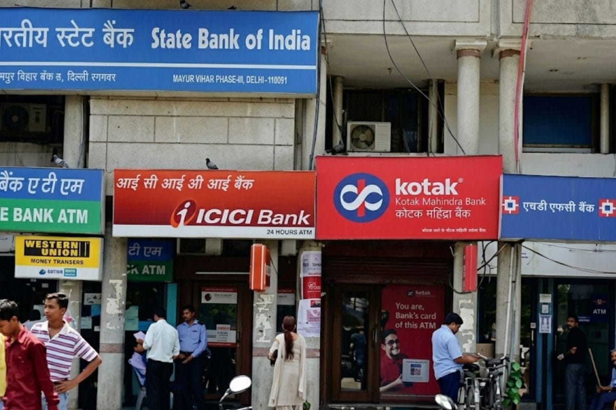 Bank Strike: బ్యాంక్ అకౌంట్ ఉన్నవారికి బిగ్ అలర్ట్.. ఆ తేదీల్లో బ్యాంకులు బంద్! ఉద్యోగుల కీలక నిర్ణయం