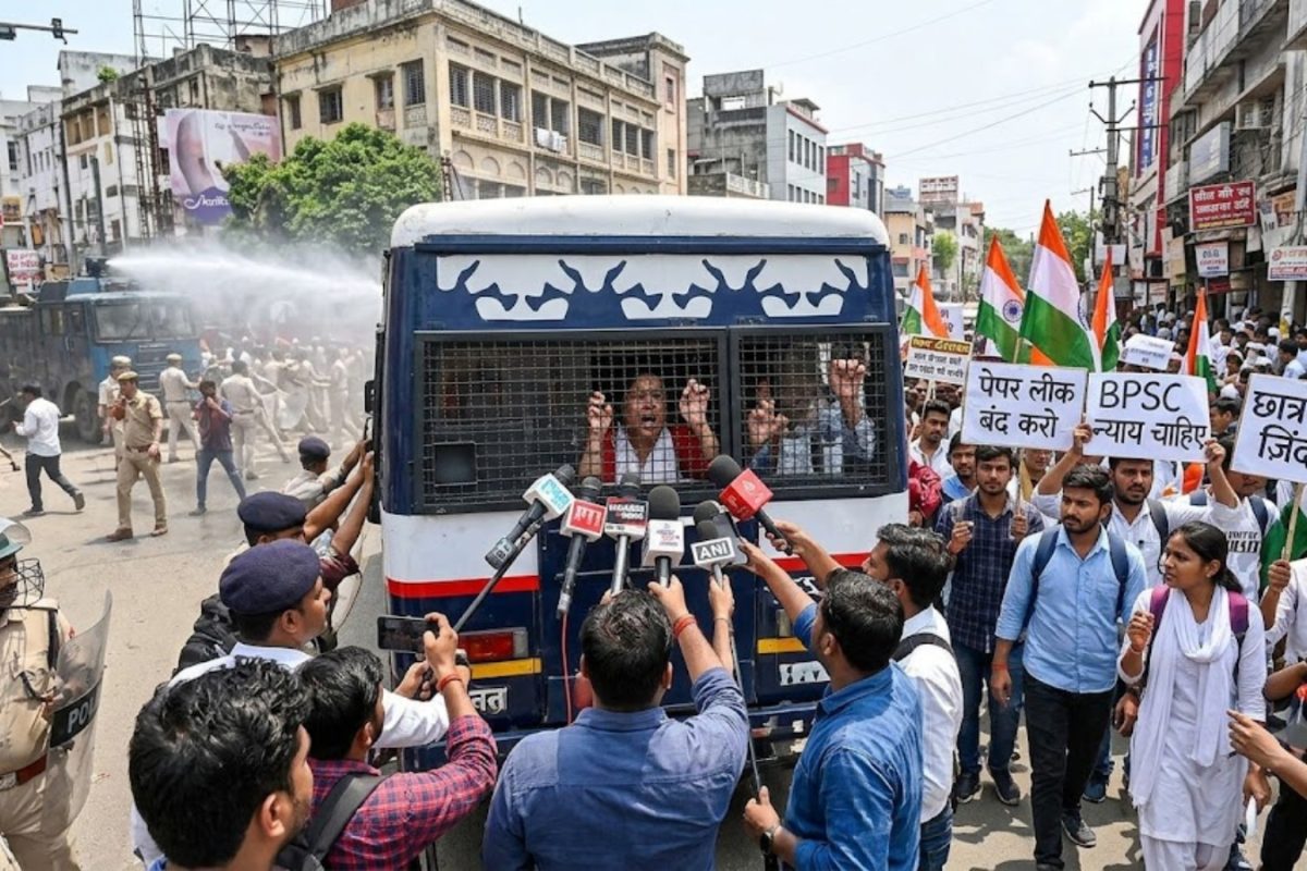 Bihar Protests: బీహార్‌లో బీపీఎస్సీ పేపర్ లీక్‌ రచ్చ.. పాట్నాలో భారీగా విద్యార్థుల ఆందోళనలు