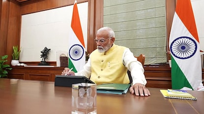 నేడు కేంద్ర కేబినెట్ కీలక సమావేశం.. ఎజెండాలో సంచలన నిర్ణయాలు, మోదీ ప్లాన్ ఇదే! (Image - ANI) నేడు కేంద్ర కేబినెట్ కీలక సమావేశం.. ఎజెండాలో సంచలన నిర్ణయాలు, మోదీ ప్లాన్ ఇదే! (Image - ANI)