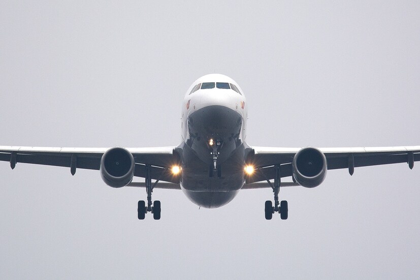 flight ticket booking offers india, cheap flight booking tips, ixigo smart lock app feature, save money on air travel, travel budget planner app, ai flight price tracker, తక్కువ ధరలో విమాన టికెట్లు, ఫ్లైట్ బుకింగ్ డబ్బు ఆదా చిట్కాలు, ఆన్‌లైన్ ట్రావెల్ యాప్స్ ఆఫర్స్, చీప్ ఫ్లైట్ టికెట్స్ బుకింగ్, ట్రిప్ ప్లానింగ్ మొబైల్ యాప్స్