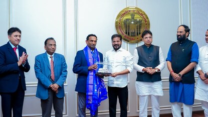 టీసీఎస్ ప్రతినిధులతో తెలంగాణ సీఎం రేవంత్ రెడ్డి, మంత్రులు టీసీఎస్ ప్రతినిధులతో తెలంగాణ సీఎం రేవంత్ రెడ్డి, మంత్రులు
