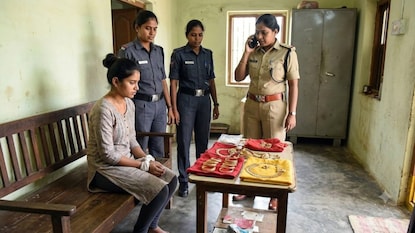 ప్రతీకాత్మక చిత్రం ప్రతీకాత్మక చిత్రం