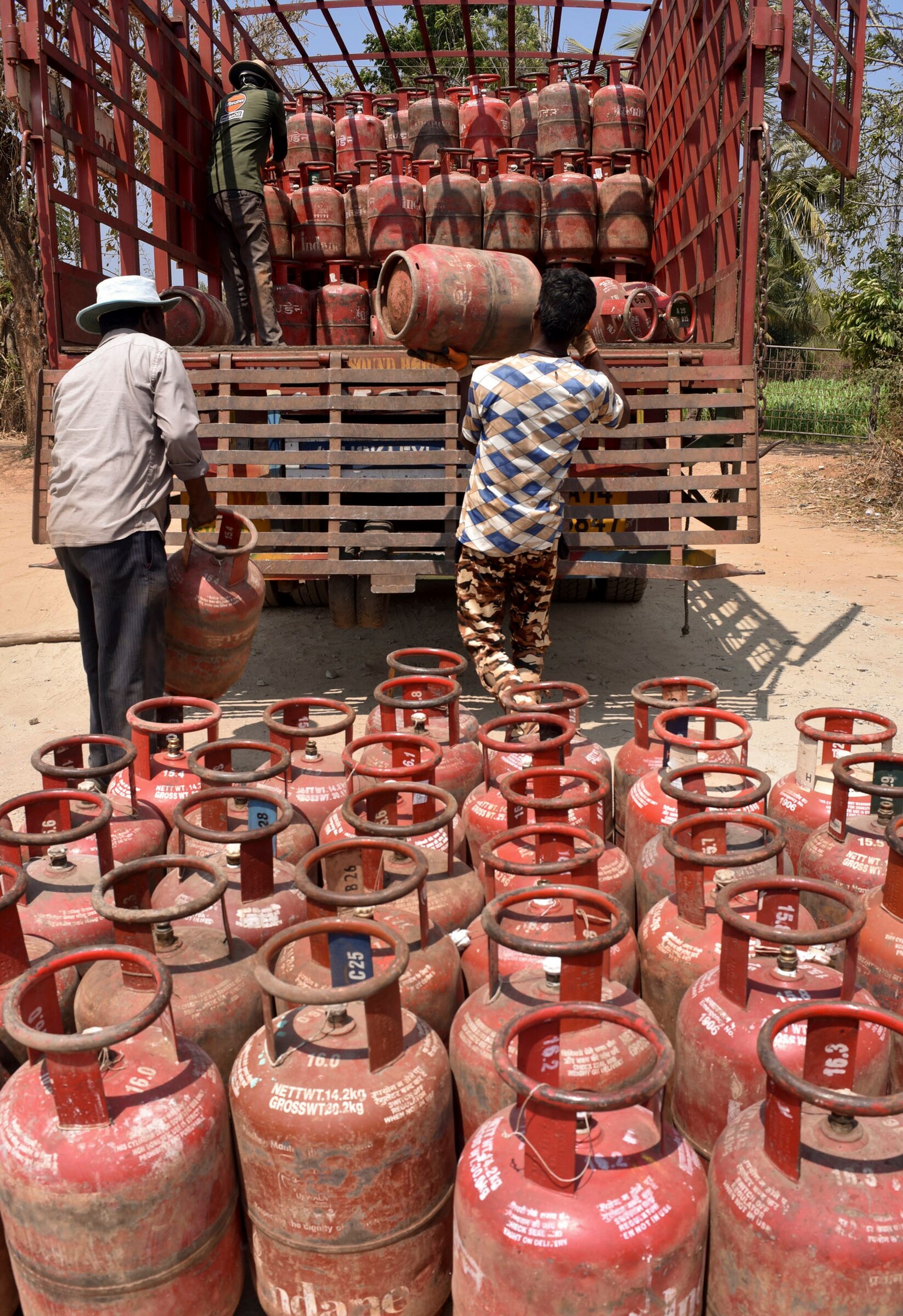 LPG subsidy latest update, LPG Aadhaar authentication 2026, LPG subsidy eligibility, LPG subsidy deadline October 1, LPG e-KYC online, Indane subsidy update, Bharatgas subsidy news, గ్యాస్ సిలిండర్ సబ్సిడీ తాజా సమాచారం, ఆధార్ బయోమెట్రిక్ కేవైసీ ఎలా చేయాలి, ఎల్పీజీ సబ్సిడీ గడువు ఎప్పుడు, గ్యాస్ సబ్సిడీ అర్హత వివరాలు, ఇంటి నుంచే గ్యాస్ ఈ-కేవైసీ, ఇండేన్ గ్యాస్ తాజా అప్డేట్, భారత్ గ్యాస్ సబ్సిడీ సమాచారం LPG subsidy latest update, LPG Aadhaar authentication 2026, LPG subsidy eligibility, LPG subsidy deadline October 1, LPG e-KYC online, Indane subsidy update, Bharatgas subsidy news, గ్యాస్ సిలిండర్ సబ్సిడీ తాజా సమాచారం, ఆధార్ బయోమెట్రిక్ కేవైసీ ఎలా చేయాలి, ఎల్పీజీ సబ్సిడీ గడువు ఎప్పుడు, గ్యాస్ సబ్సిడీ అర్హత వివరాలు, ఇంటి నుంచే గ్యాస్ ఈ-కేవైసీ, ఇండేన్ గ్యాస్ తాజా అప్డేట్, భారత్ గ్యాస్ సబ్సిడీ సమాచారం
