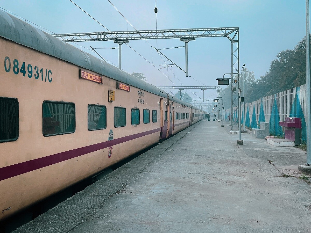 Vijayawada railway special trains, Dussehra special trains 2026, Diwali special trains Andhra Pradesh, Telangana festival special trains, Charlapalli Nagercoil special train, Charlapalli Srikakulam Road train, విజయవాడ రైల్వే ప్రత్యేక రైళ్లు, దసరా స్పెషల్ ట్రైన్లు, దీపావళి రైలు సర్వీసులు, పండుగల సమయంలో అదనపు రైళ్లు, చర్లపల్లి నుంచి నాగర్‌కోయిల్ రైలు, చర్లపల్లి శ్రీకాకుళం రోడ్ రైలు