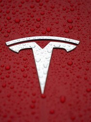 Tesla’s supercharger network gains momentum as industry standard