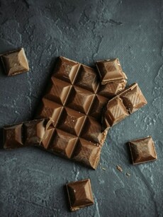 7 health benefits of dark chocolate, if eaten in moderation