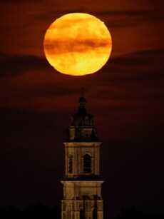 Double treat awaits sky-gazers as two supermoons to appear in August