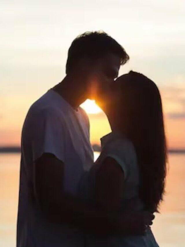 Gallery Detail: 9 Tips For A Perfect Kiss