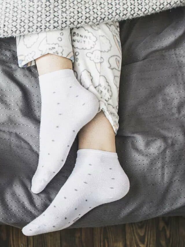 5 Reasons Why You Should Never Sleep Wearing Socks