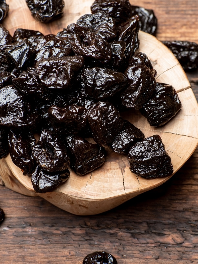 7 Health Benefits Of Consuming Prunes