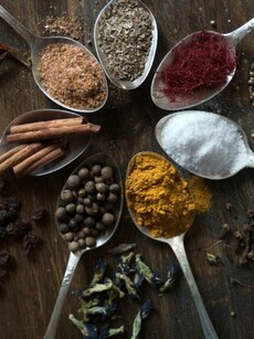 15 kitchen spices & herbs with surprising health benefits