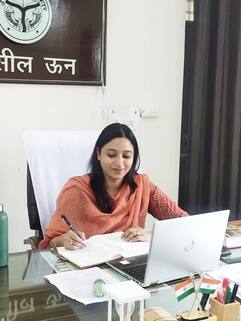 पिता ने लोन लेकर पढ़ाया, बेटी बनी SDM