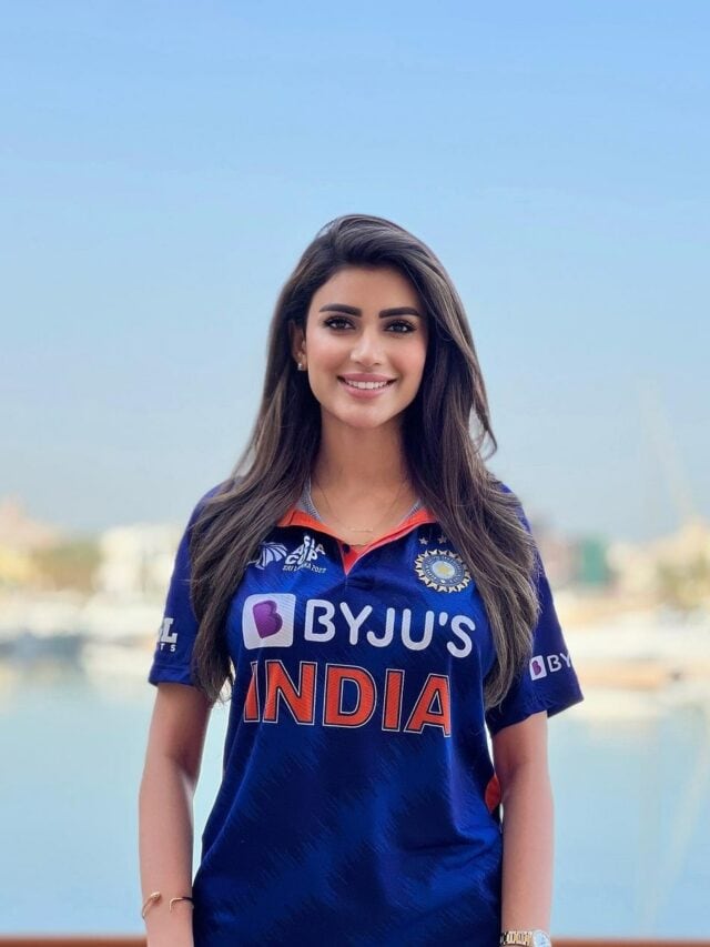 cropped Wazhma Ayoubi 2