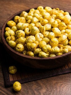 Benefits of Makhana for health, hair & skin