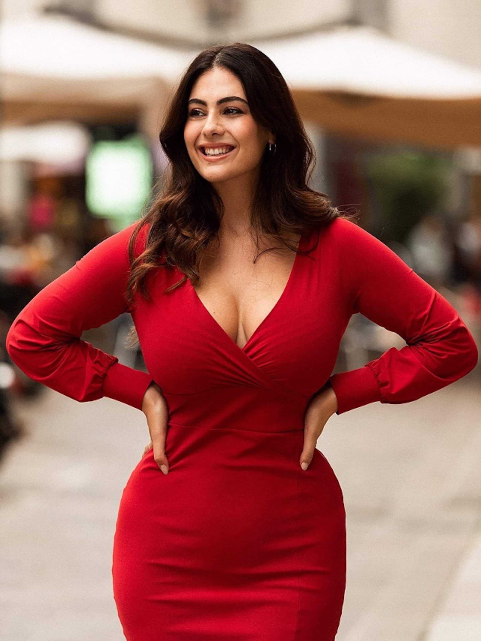 রাশি বৃশ্চিক, তাঁর যৌবন যেন বিছের দংশন