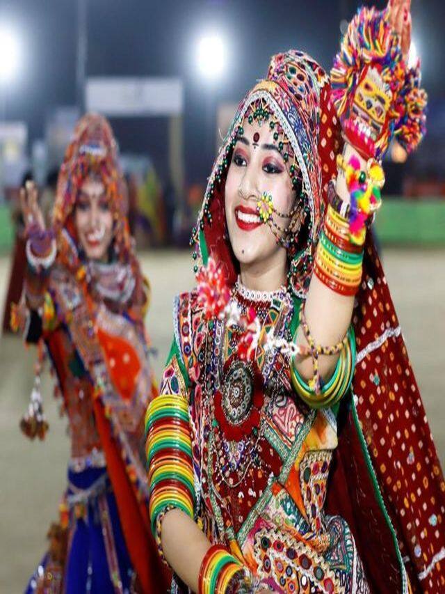 તમને ગરબા રમવા માટેના 5 સરળ ડાન્સ સ્ટેપ્સ