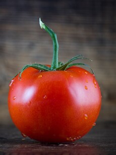 6 super healthy benefits of eating tomatoes daily