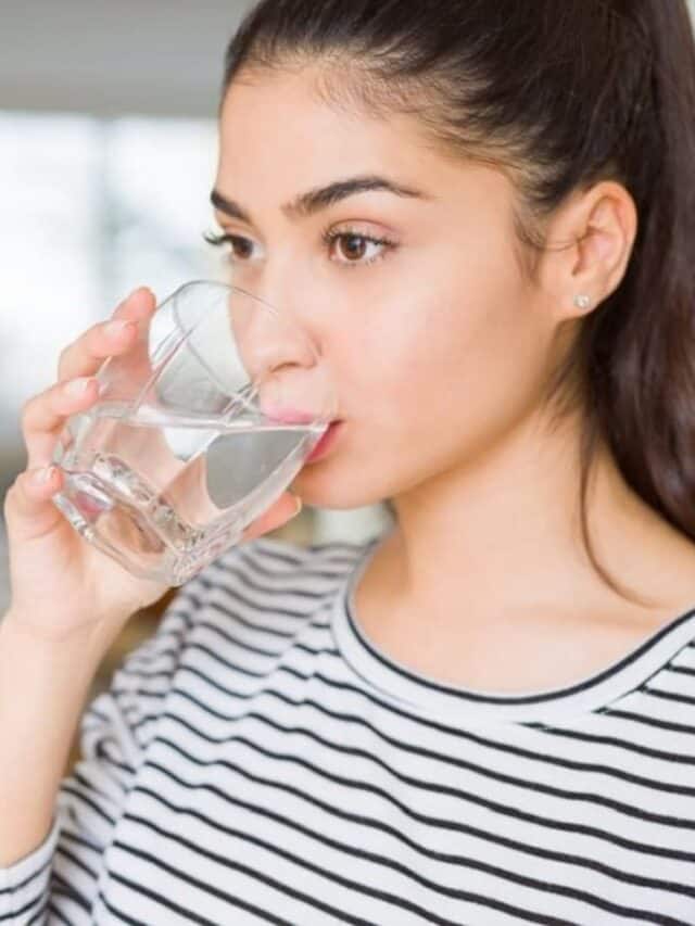 10 Amazing Benefits of Drinking Hot Water in Winters