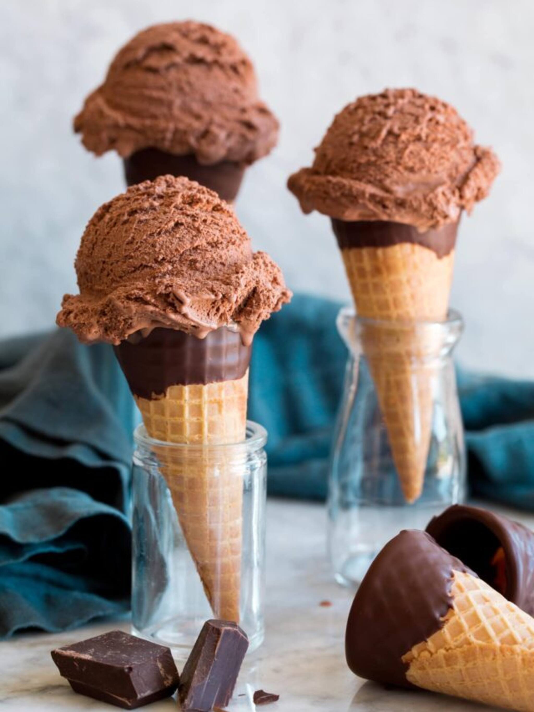 हिवाळ्यात आईस्क्रीम खाण्याचे 8 जबरदस्त फायदे!