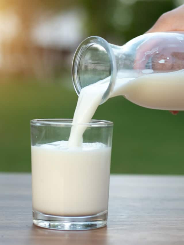 7 Benefits Of Drinking Milk In Winters