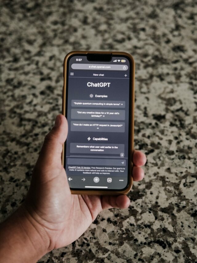 how to voice chat on iphone