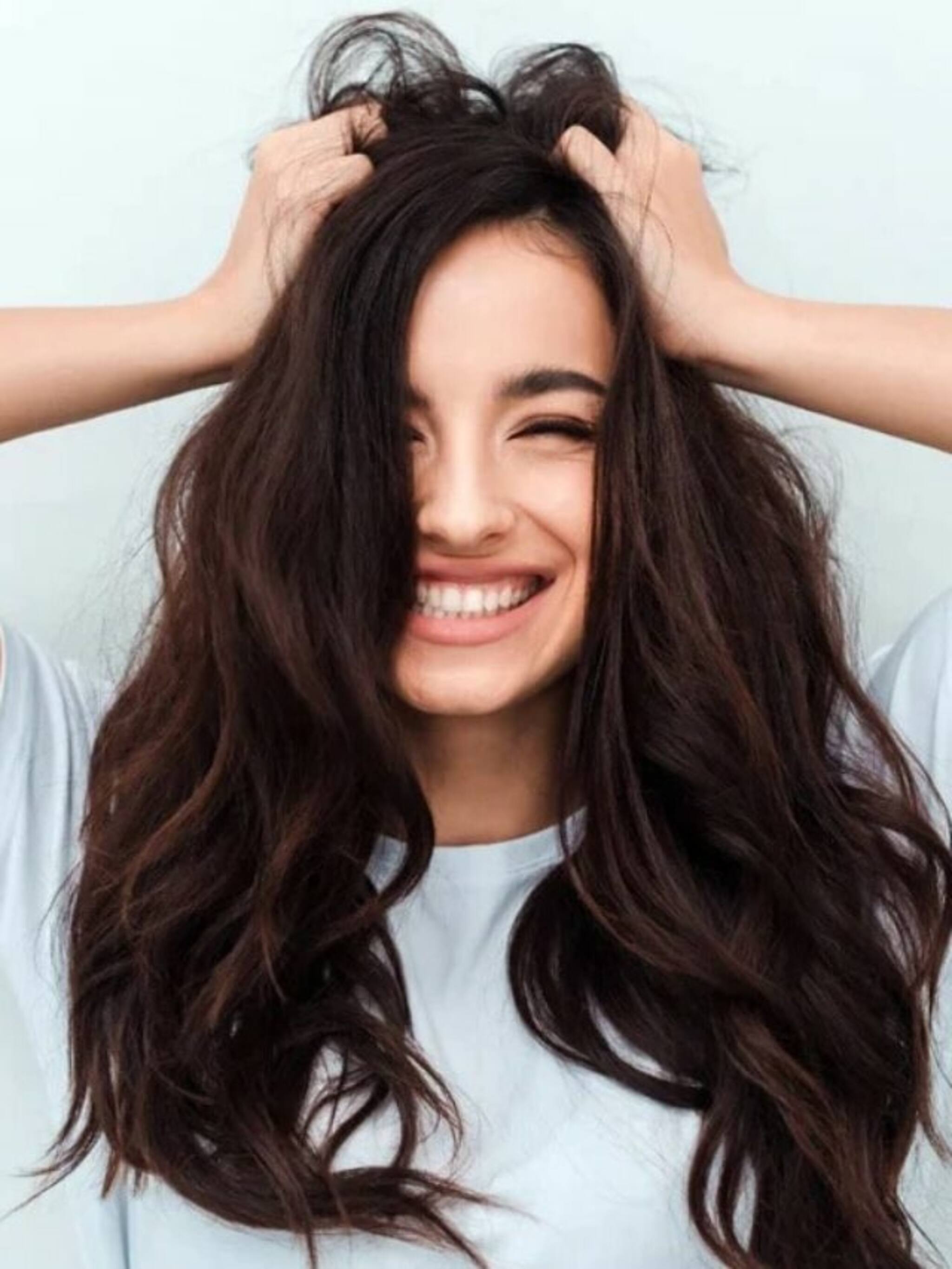 केसांना लावा कापूरचं तेल, 5 प्रॉब्लम चुटकीसरशी होतील दूर