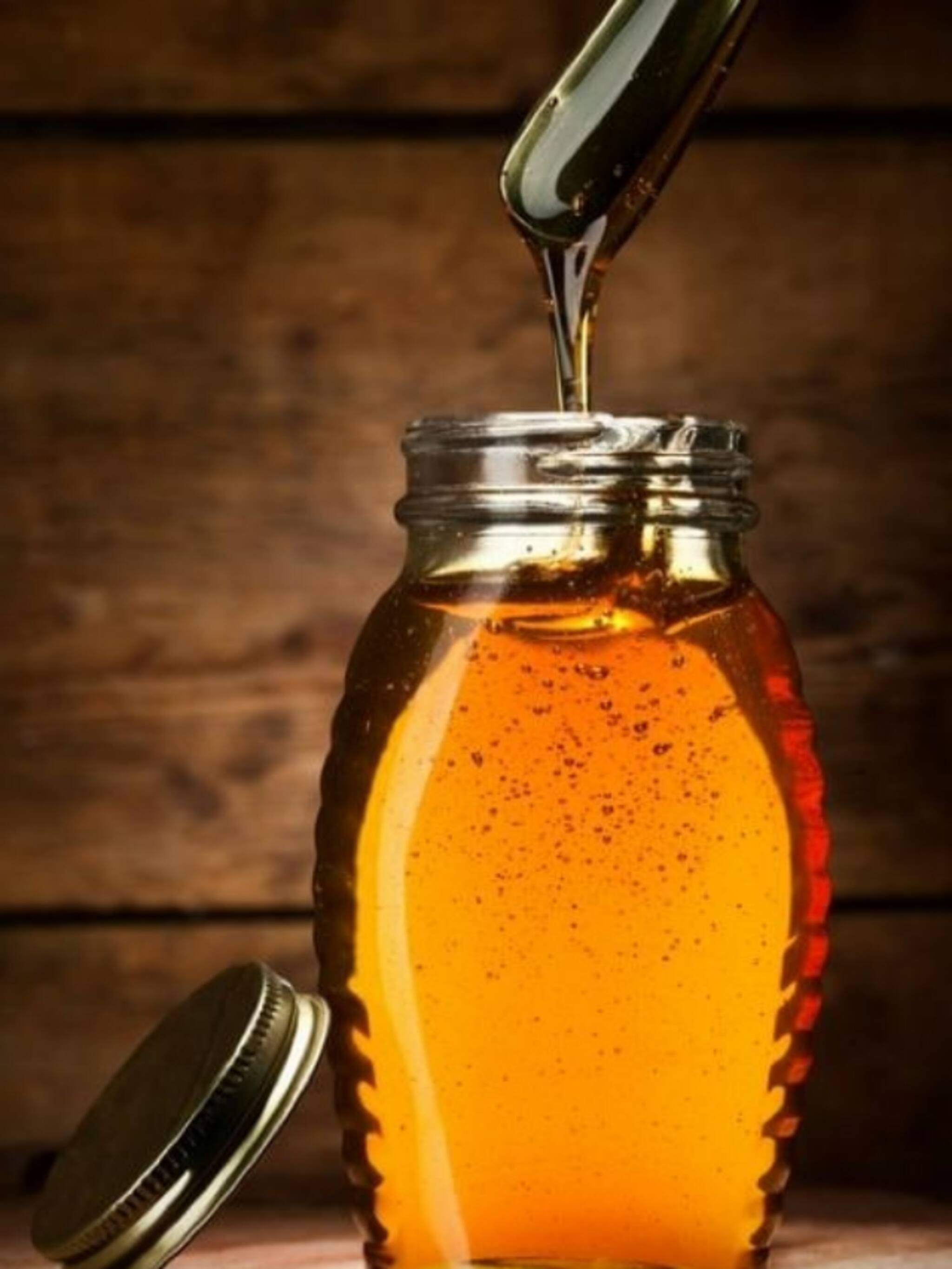 थंडीतील सर्दी खोकल्याचा त्रास दूर होईल आणि इम्यूनिटीही वाढवेल ‘हनी’