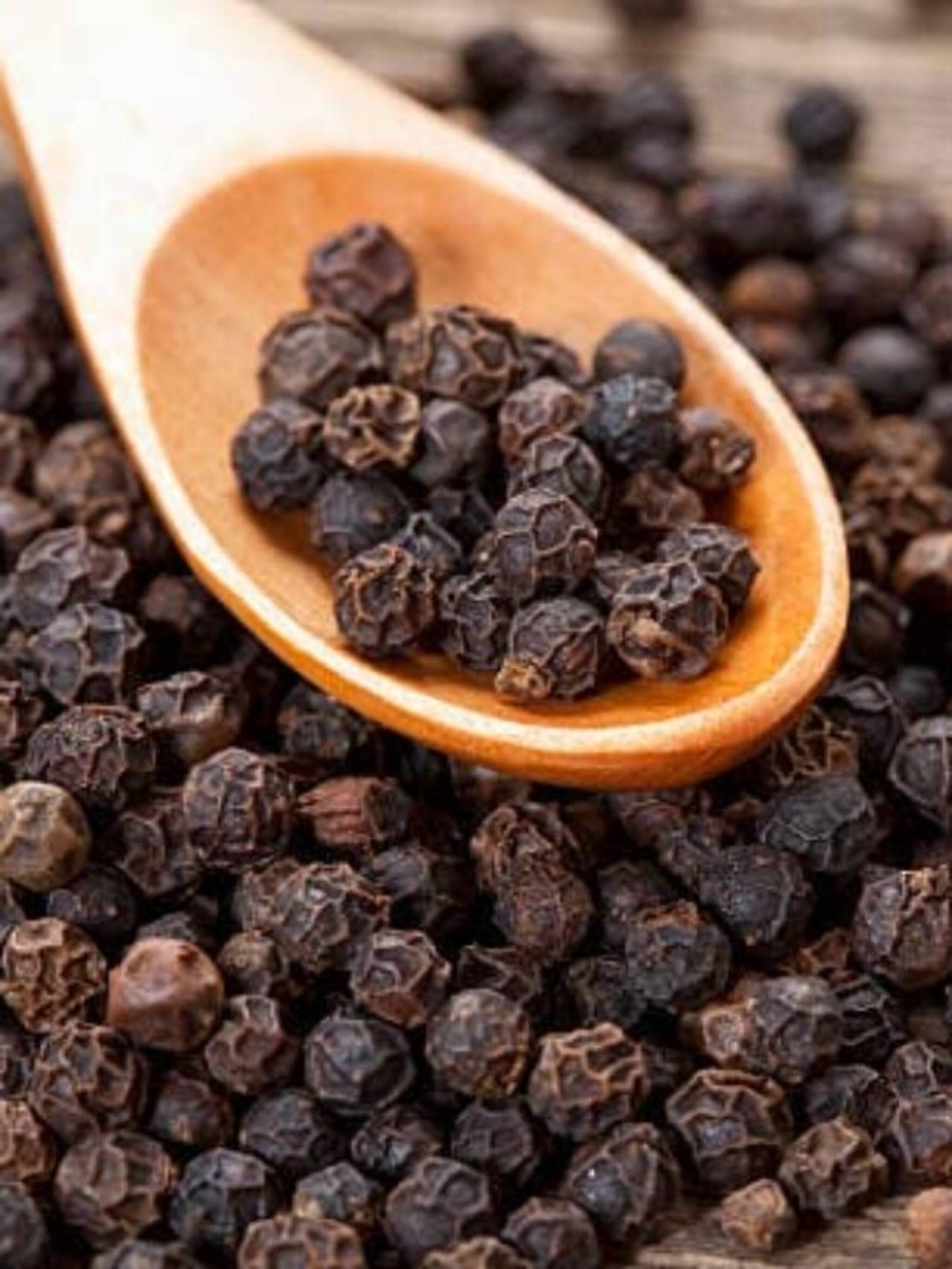 बद्धकोष्ठतेची समस्या चुटकीसरशी दूर करते काळी मिरी!