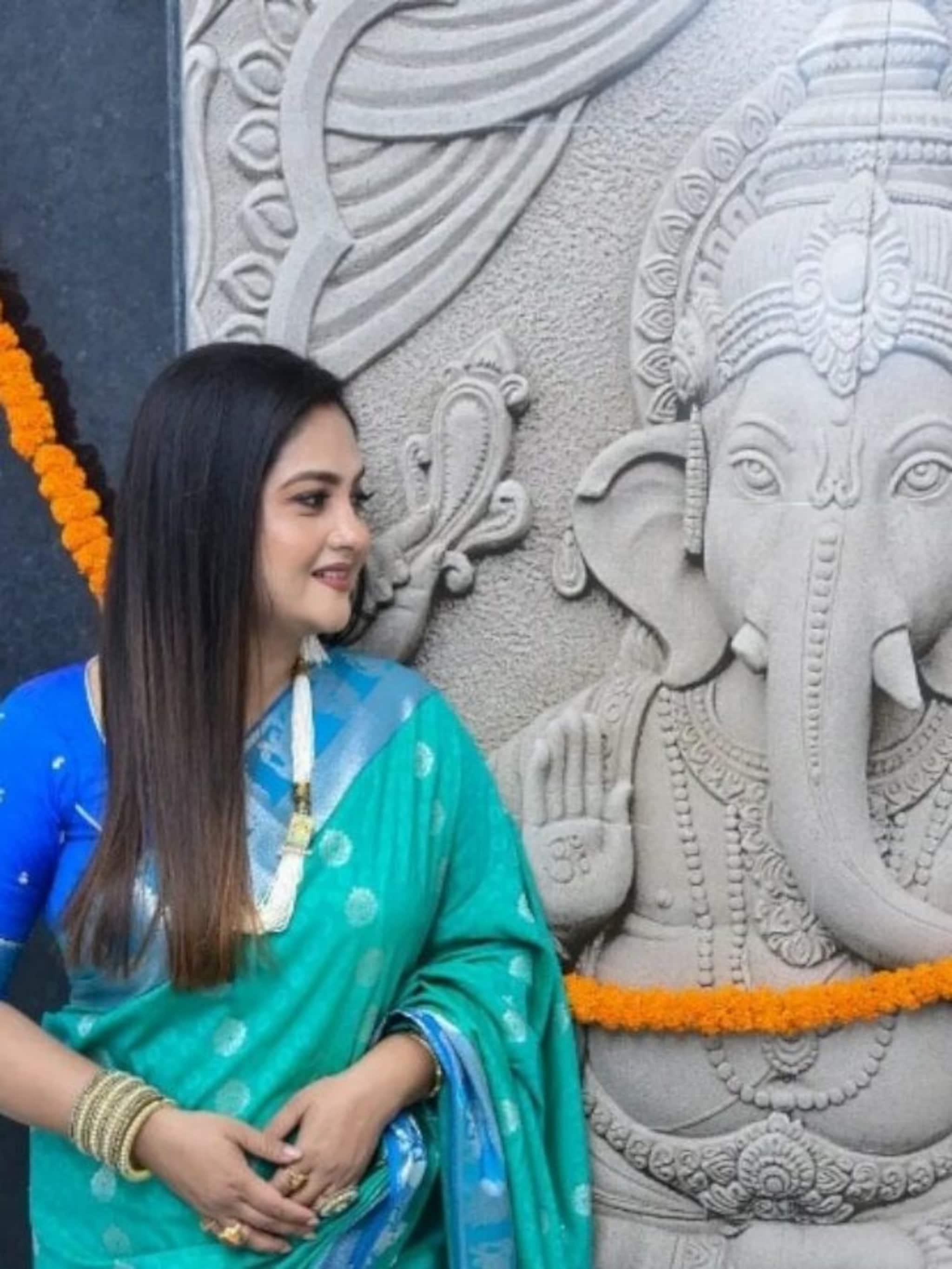 ডিভোর্সের আগেই প্রথম স্বামীর মৃত্যু, নবনীতার জীবনের গল্প