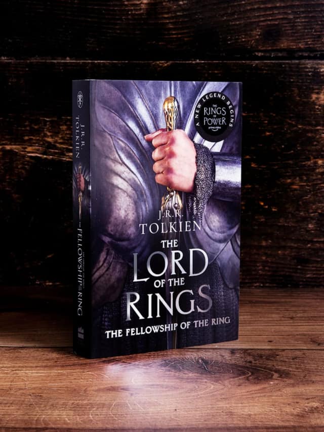 10-epic-fantasy-book-series-you-must-read