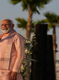 PM Modi offers prayers at the BAPS Mandir in Abu Dhabi