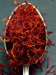 Saffron Benefits: زعفران مزاج کو منظم کرنے میں اہم کردار ادا کرتا ہے