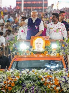 PM Modi holds roadshow in Kerala