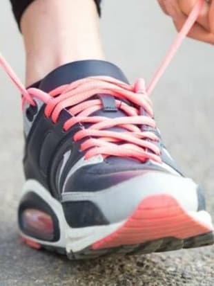 धावकों के जूतों में क्यों होता है फीते का अतिरिक्त छेद? जानें क्या है खास कारण
