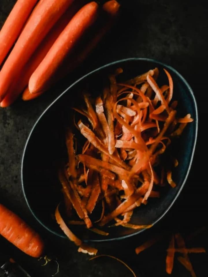 10 creative ways to use carrot peels in your kitchen