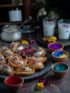 7 delicious snacks for your Holi party