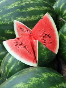 7 ways watermelon will help keep your skin glowing in summer