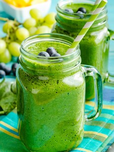 6 best non-caffeine foods to kickstart your day