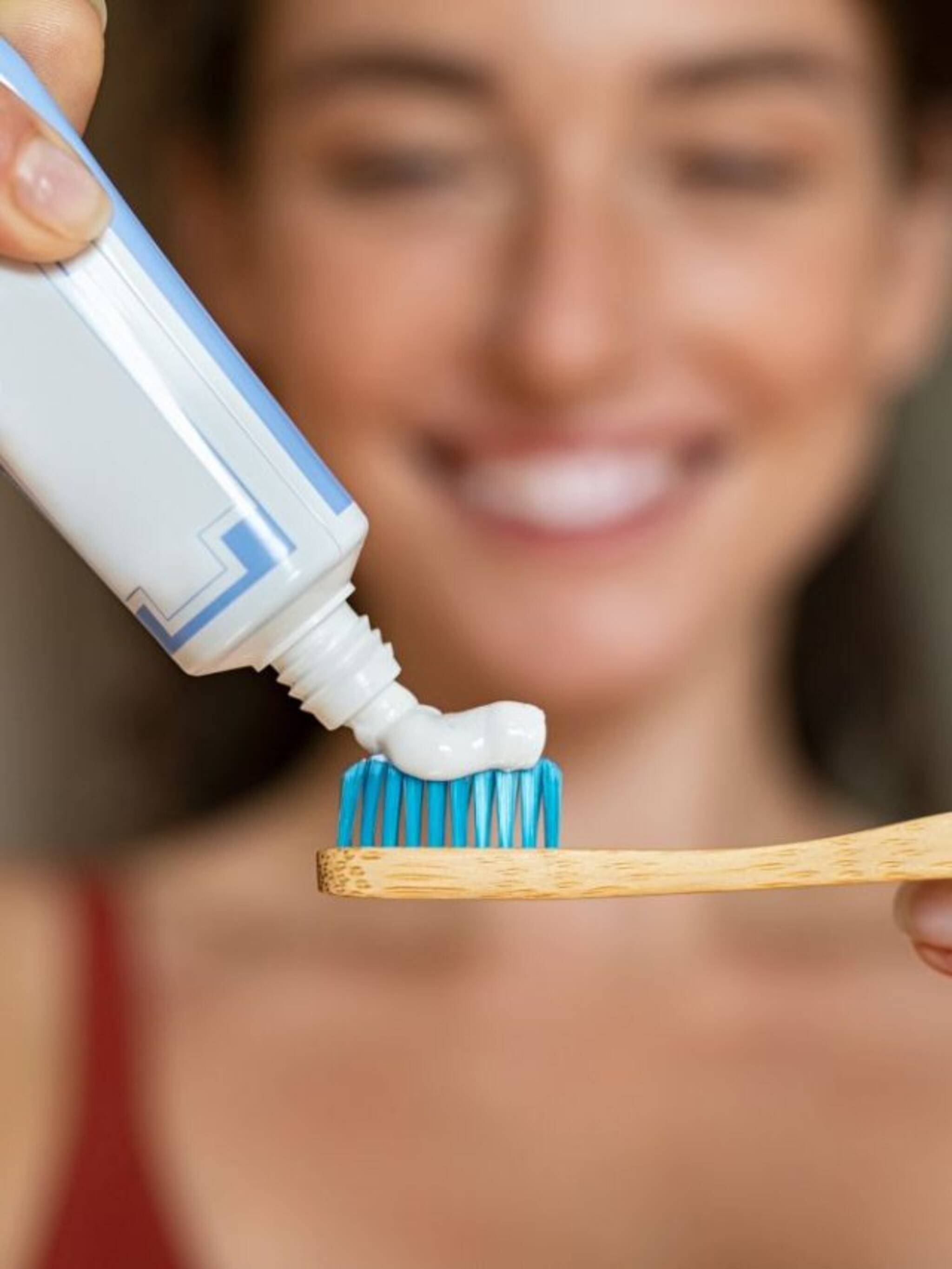 Toothpaste ने ब्रश केल्यानं काही फरक पडतो? कोणतं आहे चांगलं?