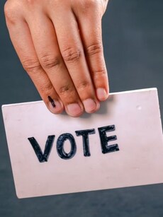 TOP POLITICIANS CAST VOTES IN KERALA & KARNATAKA