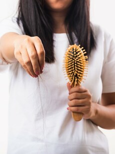 12 healthy foods that help stop hair fall, nourish your locks