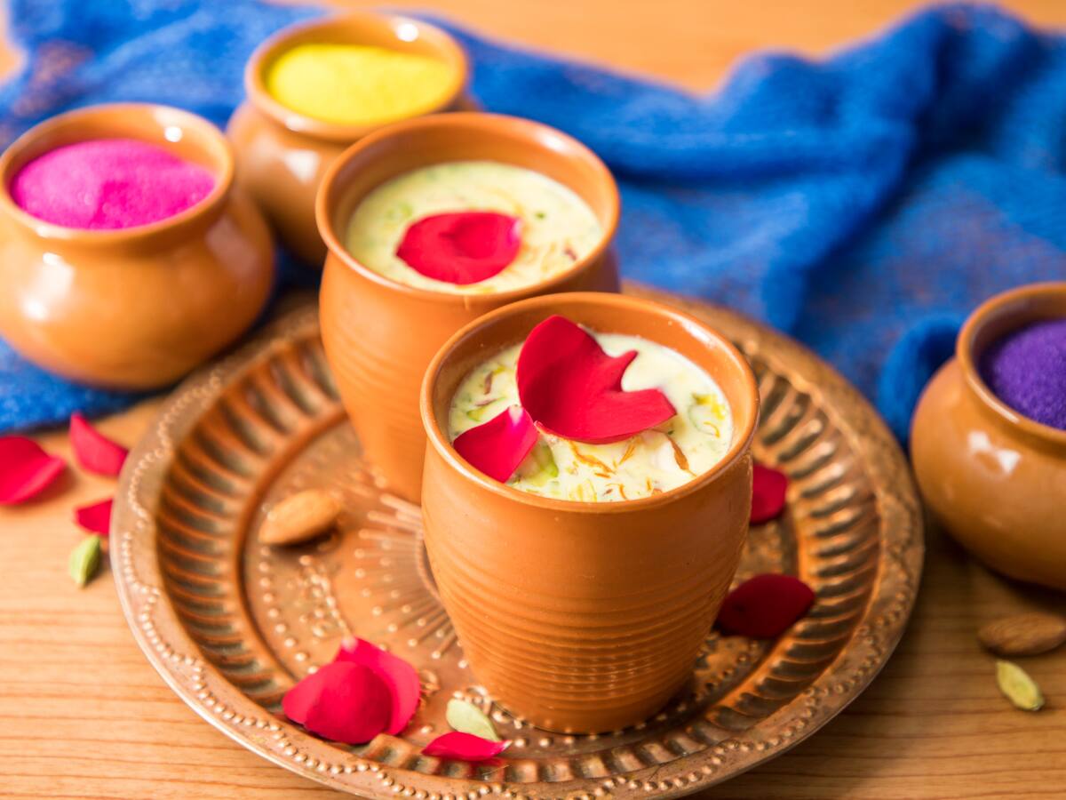 હોળી પર મહેમાનોનું દિલ જીતી લેશે આ 'સ્પેશિયલ ઠંડાઈ', નોંધી લો બનાવવાની સૌથી સરળ રીત 3 Special Thandai For Holi