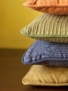 Buying cushions for your living room? Keep these 12 tips in mind