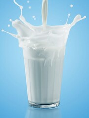Drinking Milk at Night: سونے سے پہلے دودھ پینے کی کچھ وجوہات