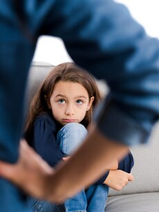 10 Toxic Parenting Mistakes That Can Destroy Your Child&rsquo;s Confidence