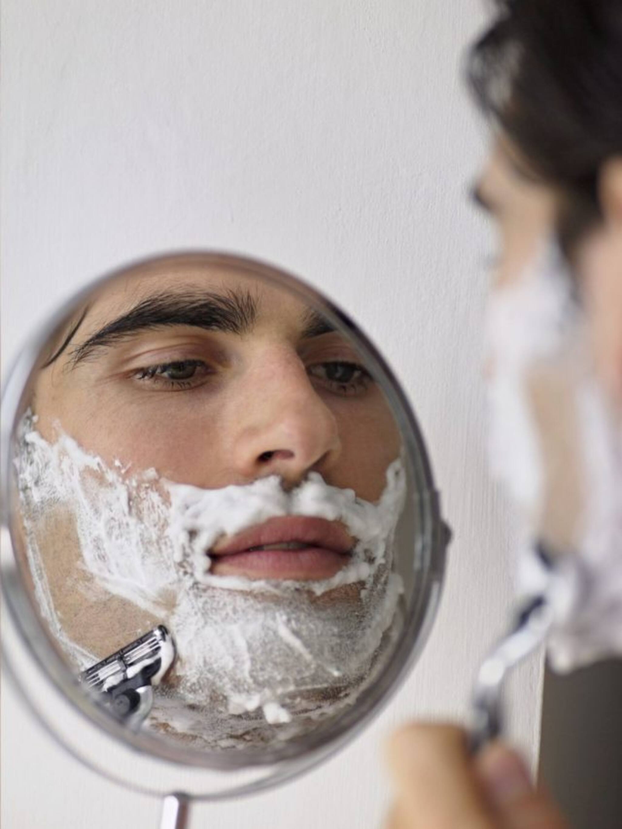 एका आठवड्यात किती वेळा करावी दाढी?